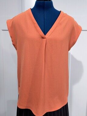 Ro & De Coral V-Neck Cap Sleeve Blouse